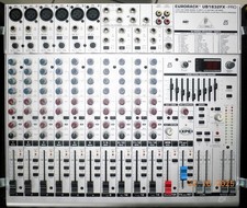 Behringer Eurorack UB 1832 FX