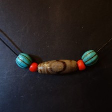 klassische Amulett-Kette aus