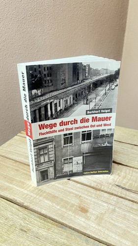 Wege durch die - , mauer