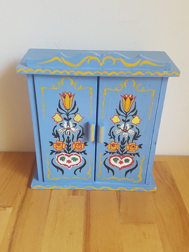 Dora kuhn bauernschrank - dora,