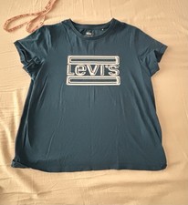 Damen T-Shirt von Levi’s Gr. M Farbe Türkis mit Aufschrift Top Zustand