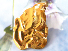 YVES St. LAURENT (YSL)