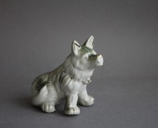 Sehr alte Porzellanfigur