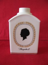 Royal Copenhagen  /  Margarethe II & Juliane Marie  /  Teedose  /  1975