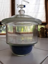 Exsikkator DN 200   Fa. Glaswerke Wertheim, Be-/Entlüftungsventil und Lochplatte