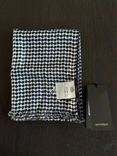 Neuer ungetragener Windsor