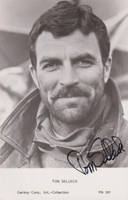 TOM SELLECK Original Autogramm signierte Postkarte Top Portrait