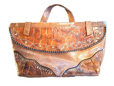 Damentragetasche, Echtleder Handarbeit. Metallaplikationen