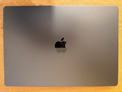 Apple macbook pro m4 max - macbook,