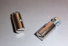 2 Stück Schraubnippel  8 x 15 mm (die 15mm Länge ohne 6kant-Schraube)