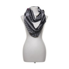 Plomo o Plata, Infinity Schal