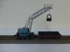 MÄRKLIN  HO  3- achsig. Kohlenladekran " Krupp Ardelt "