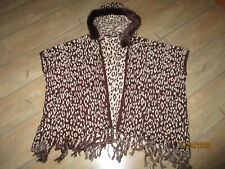 Schicker Damen Strickponcho mit Kapuze braun/weiß gemustert Gr. S/M