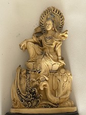 Guanyin-Statue, die den
