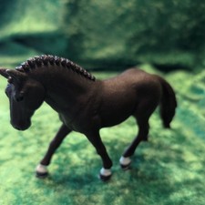 Schleich Deutsches Reitpony Hengst braun/weiß 