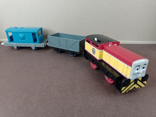 Dart train and trucks tomy - trucks,