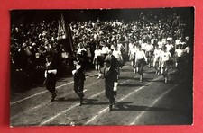 Anlass Foto AK DRESDEN um 1930 Festumzug Sportle Fahnenträger   ( 75358