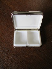 Kleine Pillendose Pillenetui Versilbert?