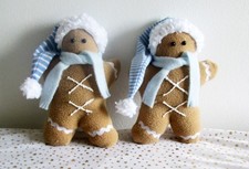 Zwei Lebkuchenmännchen Blau - Weiß  Weihnachten Handarbeit Tilda Art