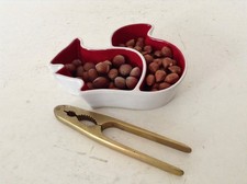 Nuss-Schale Eichhörnchen SAGAFORM rot Design Ylva Olsson 17x15x4cm Porzellan