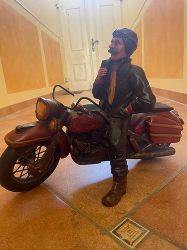 Eindrucksvolle - 🏍️,