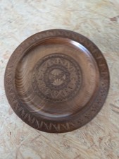 Edelholz Wandteller Dolomiten handgeschnitzt