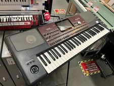 KORG PA700 Arranger Keyboard