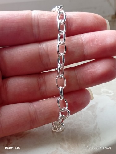Silberfarbenes kettenarmband - silberfarbenes,