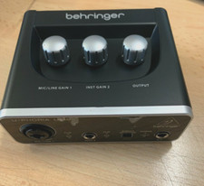 Behringer UM2
