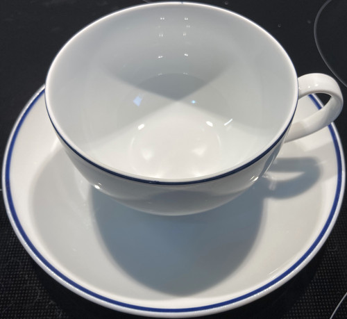 Kaffeetasse und untertasse - und,