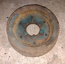 3-rillige Riemenscheibe von