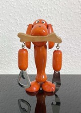 Holzhund mit Flaschenöffner