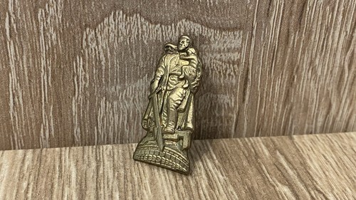 Ddr anstecknadel russischer - ddr,