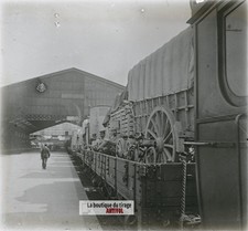 Militärzug, Bahnhof, Krieg