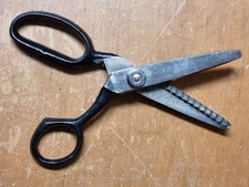 Alte, gebrauchte Zick-Zack-Schere / Zackenschere