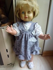 Puppenmode 2 Kleider für ca 60 cm Puppen 1x mit Spitzenbluse Sehr Hübsch Vintage