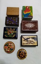 Konvolut . 8 Holzschatullen  - von Hand bemalt m. Deckel aus Sammlung. 