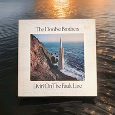 THE DOOBIE BROTHERS LIVIN ON THE FAULT LINE VINYL LP 1977 Ex/Vg P213