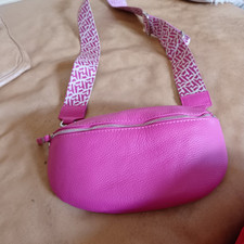 Neue Tasche von Genuine Leather in Beere