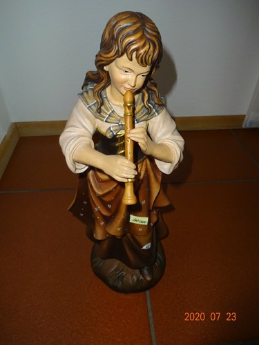 Holzfigur frau mit flöte - holzfigur,