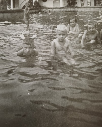 Kinder planschen wasser - im,