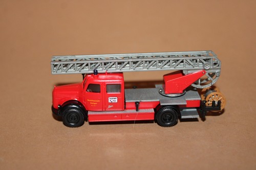 Brekina modellauto mb dl - brekina,