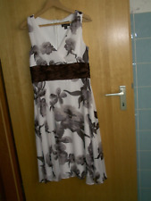 Kleid ohne Ärmel weiß mit schwarzen Blumen