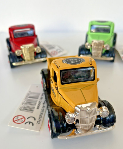 Retro pickup truck 1 - 3x,