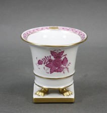 Herend Vase mit Füßen 1