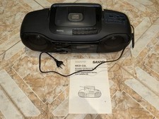 SANYO MCD-Z2L – Tragbarer CD-Stereo Radio Kassettenspieler + Anleitung Läuft gut