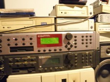 Emu ESI 2000 mit SCSI, Kurzanleitung, 2 Disks und Stromkabel