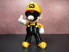 Figura de Mario Bros haciendo