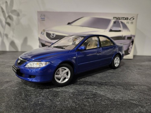 Mazda limousine 2002 - 1:18,