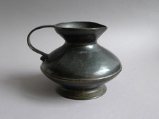 Kunstvoller Bronze Krug